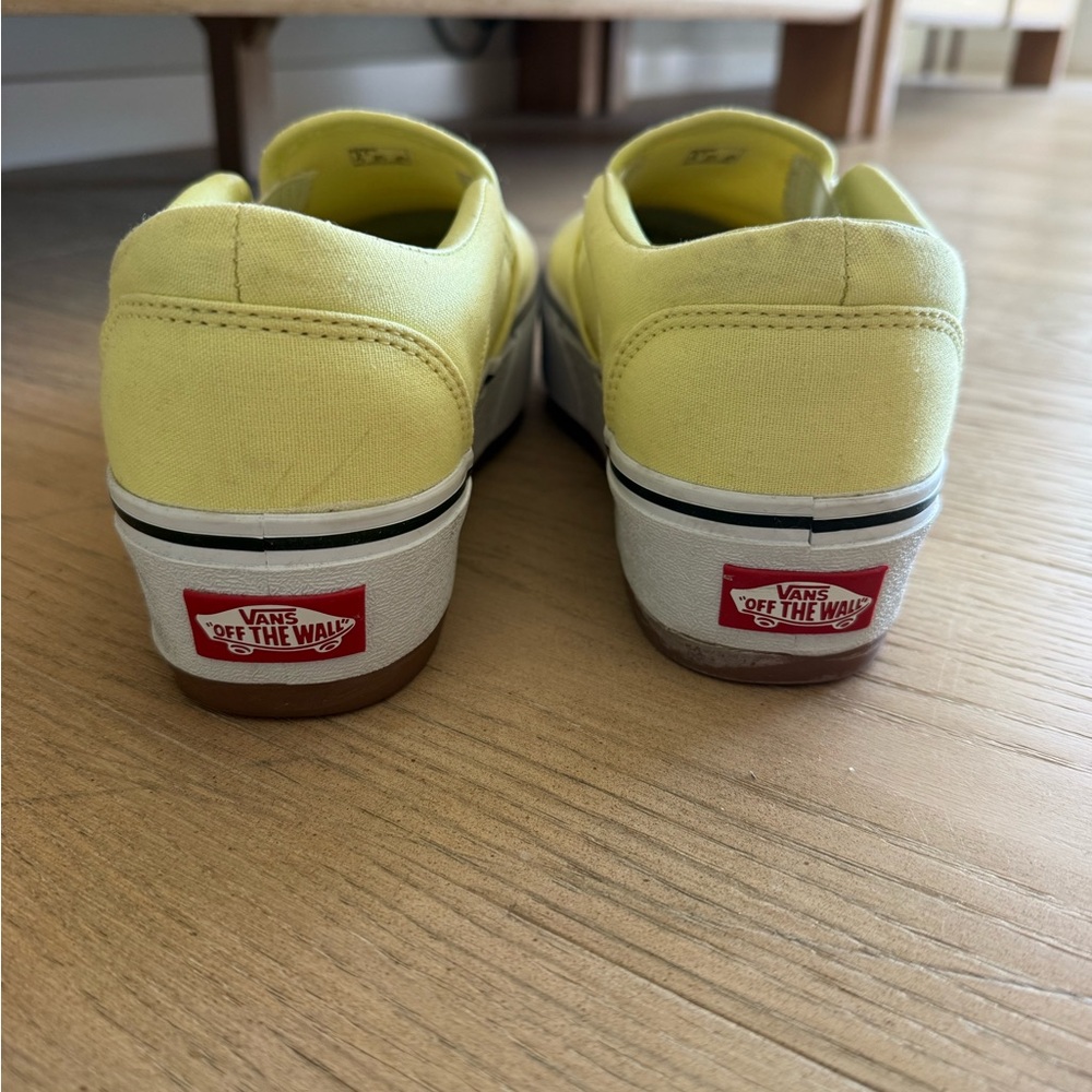 Vans Women’s 9.5 Slip-On Platform Sneakers in Greenish Yellow - Picture 7 of 8